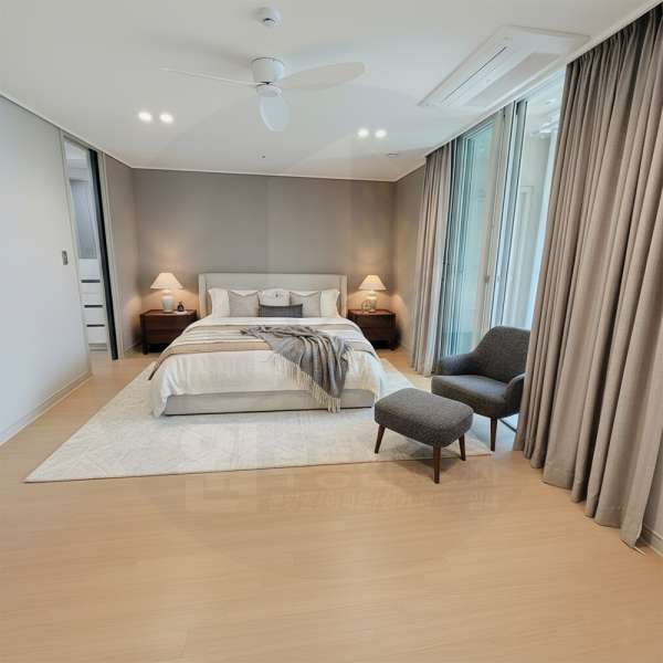 모바일 메인 비주얼 이미지